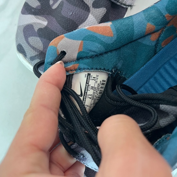 Nike Roshe One Camo Sneakers Multicolor – Size 7 Women - Picture 8 of 8